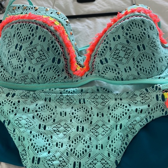 Shade shore padded underwire bikini - Picture 13 of 13